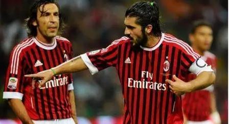 中超黑马酝酿重磅引援，锁定本土强力铁腰，海港同意放人，三赢之举（中超黑马谋重磅补强：锁定本土硬核后腰，海港点头放行，三方共赢）