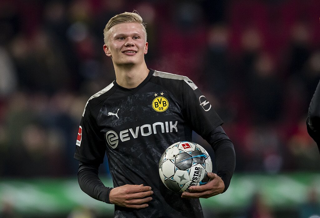 瓜迪奥拉：斯通斯将缺席本轮欧冠，阿隆索知道怎么挽回局势（瓜迪奥拉确认斯通斯缺席本轮欧冠，称阿隆索懂得扭转战局）