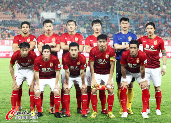 曼联可能在夏季签下安德森，但冬季转会窗口未有进展，转会市场竞争激烈。