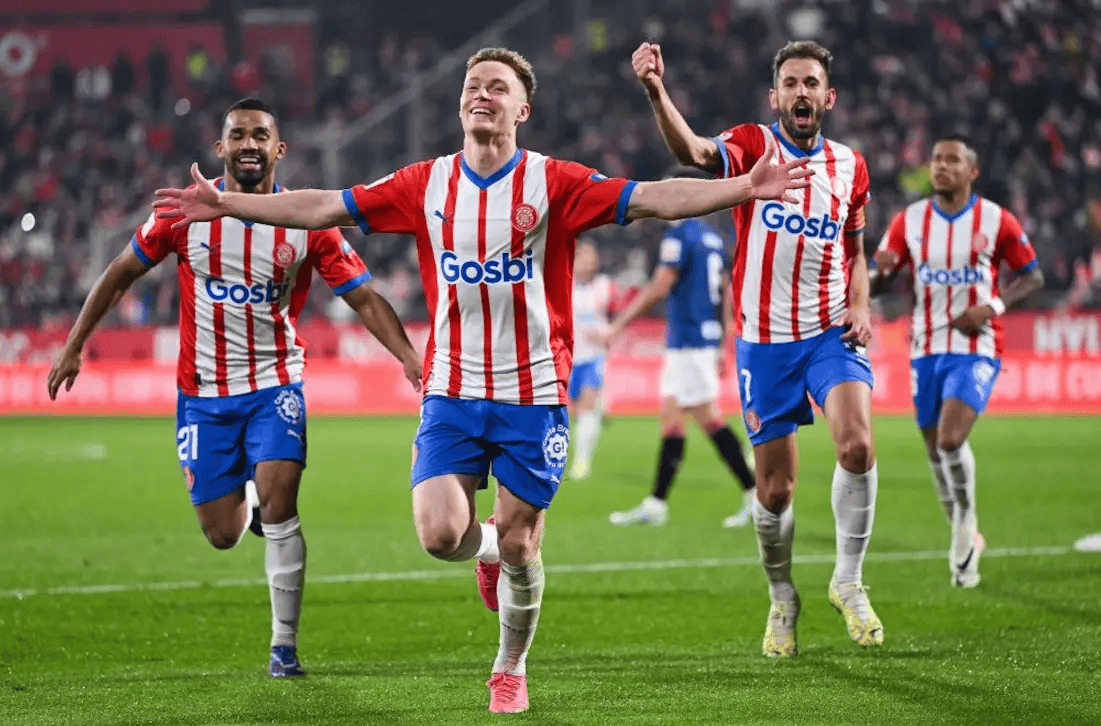 2球3助，奥利塞是有统计以来德甲单场造5球最年轻的拜仁球员（2射3传，奥利塞成德甲统计时代拜仁单场造5球最年轻球员）