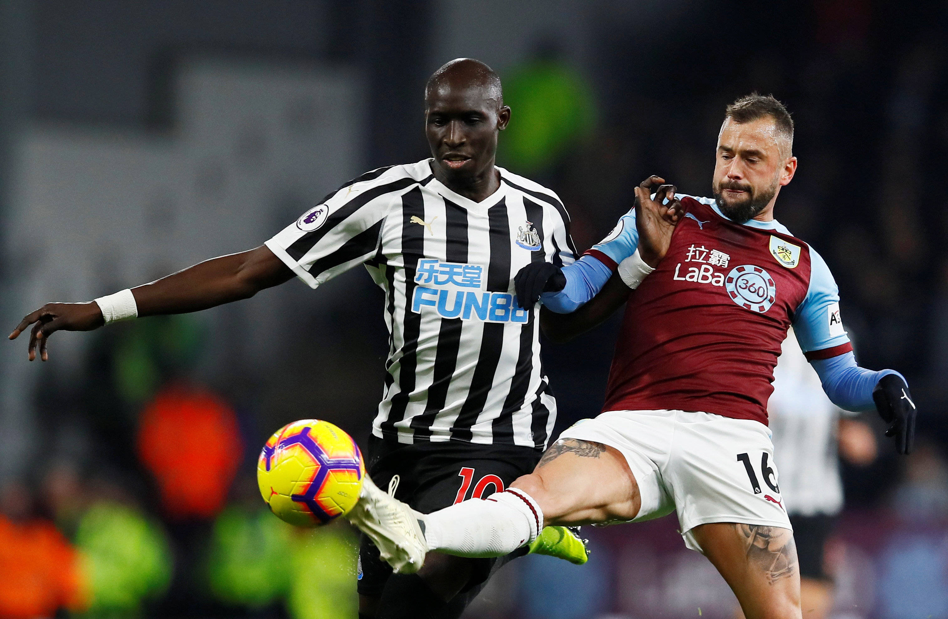 绿帽哥：曼联CEO已将哈维视为接替阿莫林的头号人选（消息称曼联CEO已将哈维列为接替阿莫林的首选）