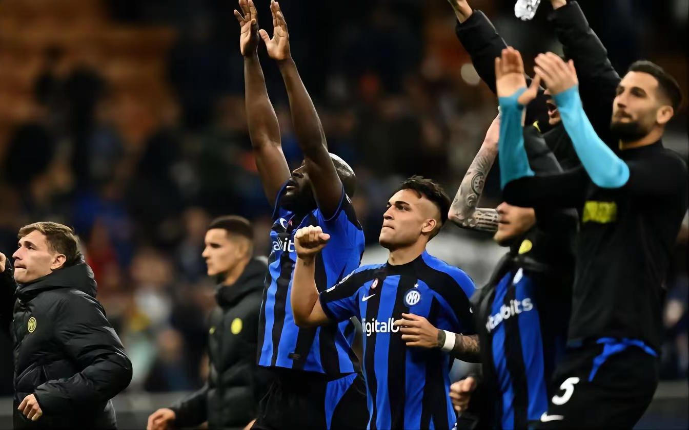 苏格兰主帅：我始终信任我的球员，这正是我们梦寐以求的机会（苏格兰主帅坚定信任球员：这正是球队期盼已久的良机）