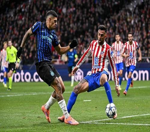 德甲半场：洛孔加破僵，拉尔森扳平，汉堡1-1法兰克福（德甲半场战报：洛孔加先开纪录，拉尔森扳平，汉堡暂1-1法兰克福）