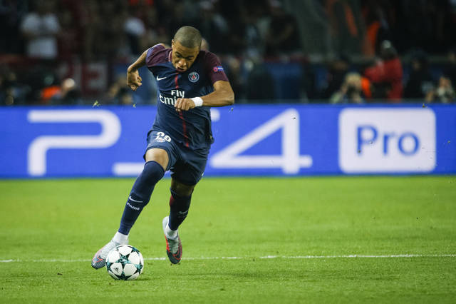 首发出战圣保利！诺伊尔追平伊梅尔并列德甲门将出场榜次席（对阵圣保利首发，诺伊尔追平伊梅尔并列德甲门将出场榜第二）