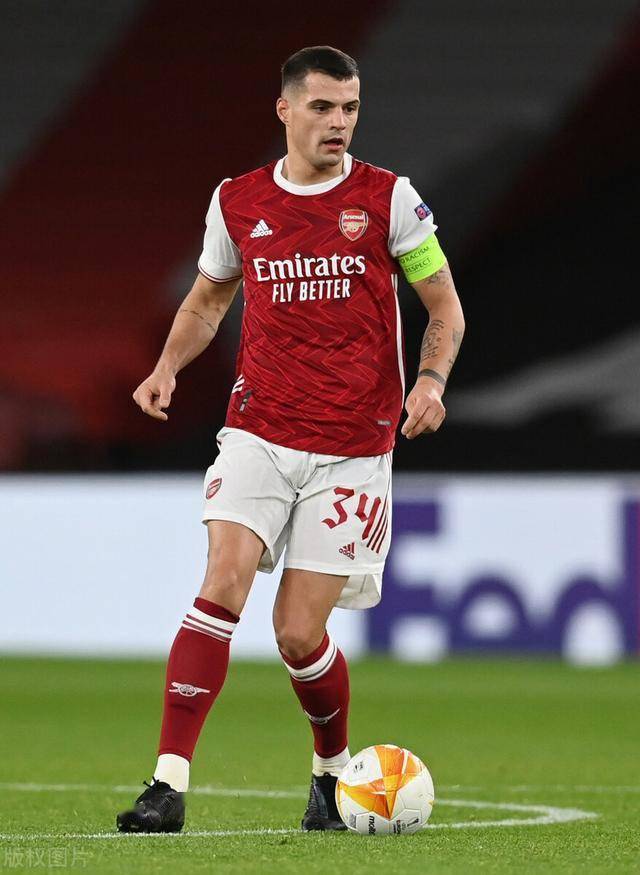 武汉三镇官宣：30岁前国脚合同到期离队，接近加盟中超第8（武汉三镇官方宣布：30岁前国脚合同到期离队，或将加盟中超第八名球队）